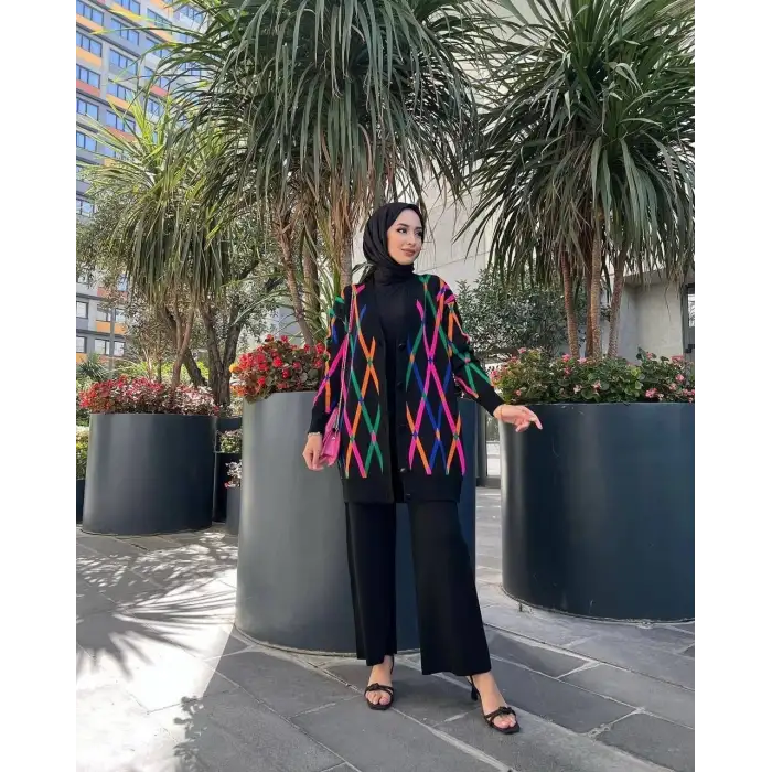 Hırkalı ikili takım çok renkli triko siyah