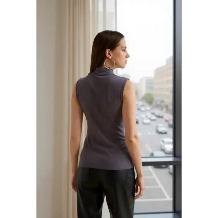 Kadın Antrasit Gri Kolsuz Balıkçı Yaka Basic Bluz