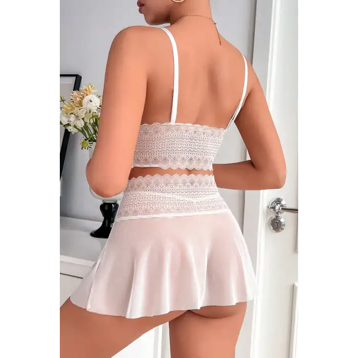 Kadın Beyaz Dantel Tül Detaylı Etekli Şık Gecelik Takımı – Modern, Konforlu