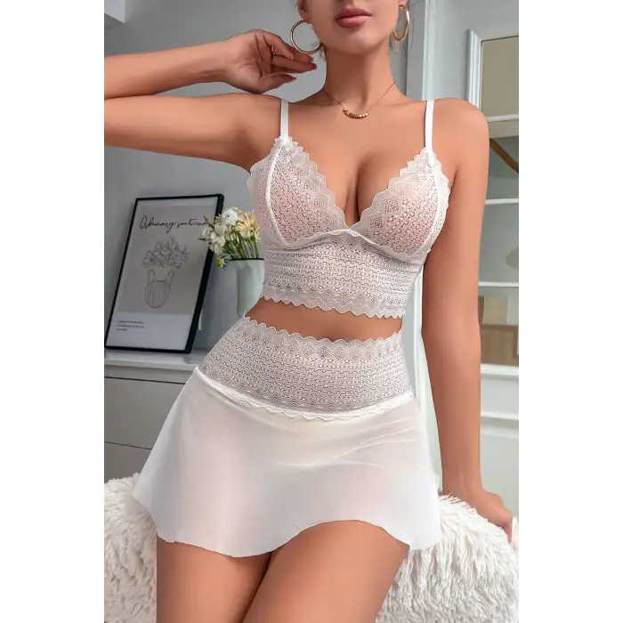 Kadın Beyaz Dantel Tül Detaylı Etekli Şık Gecelik Takımı – Modern, Konforlu