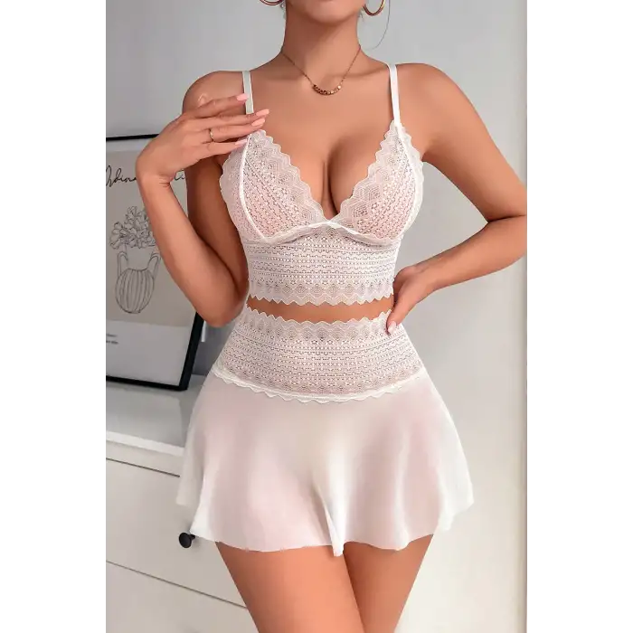 Kadın Beyaz Dantel Tül Detaylı Etekli Şık Gecelik Takımı – Modern, Konforlu