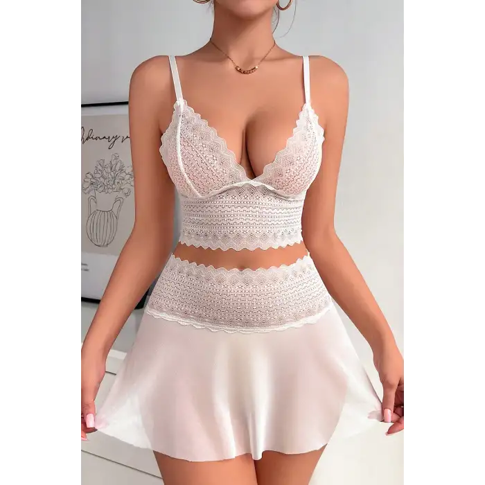 Kadın Beyaz Dantel Tül Detaylı Etekli Şık Gecelik Takımı – Modern, Konforlu