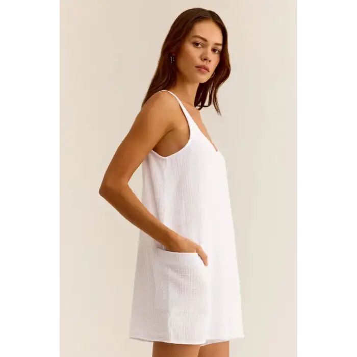 Kadın Beyaz Mini Cepli Tulum Plaj Elbisesi – Şık, Rahat ve 4 Mevsim Kullanıma Uygun