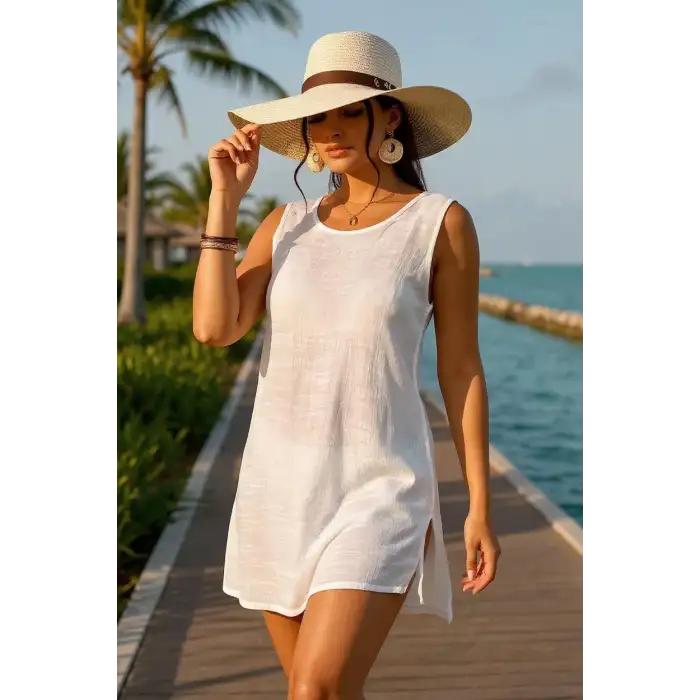 Kadın Beyaz Sırt Detaylı Yırtmaçlı Plaj Elbisesi Pareo – Şık, Rahat ve 4 Mevsim Kullanıma Uygun