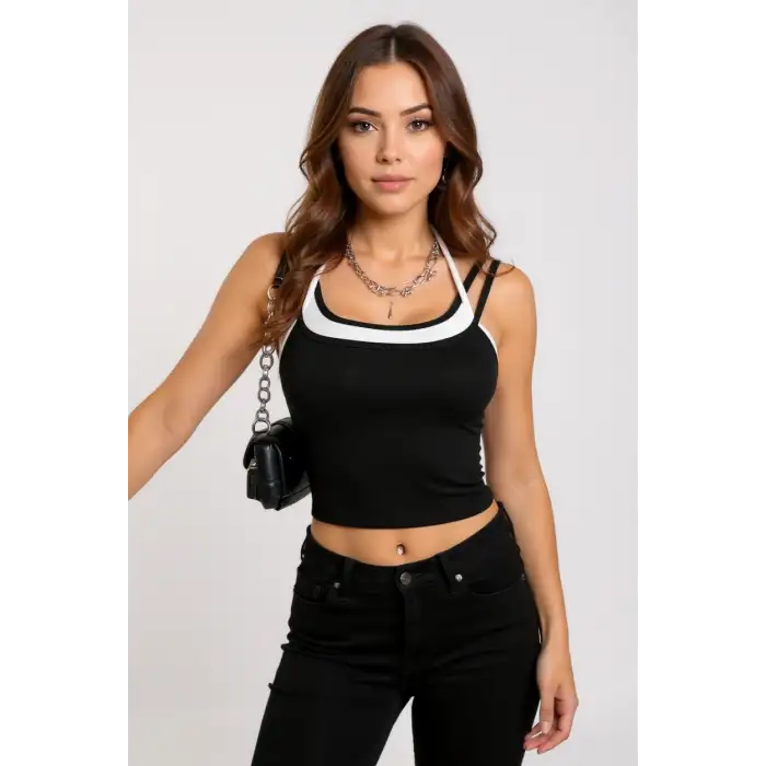 Kadın Beyaz Siyah Çift Renk Çapraz Askılı Crop Top Bluz – Şık, Rahat ve Kolay Kombinlenebilir