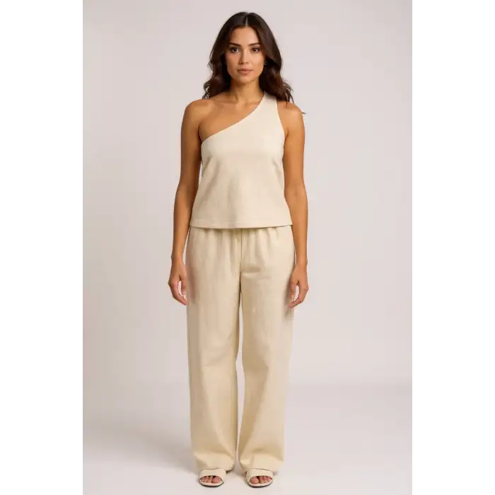 Kadın Beyaz Tek Omuzlu Şık Bluz & Geniş Paça Pantolon İkili Takım