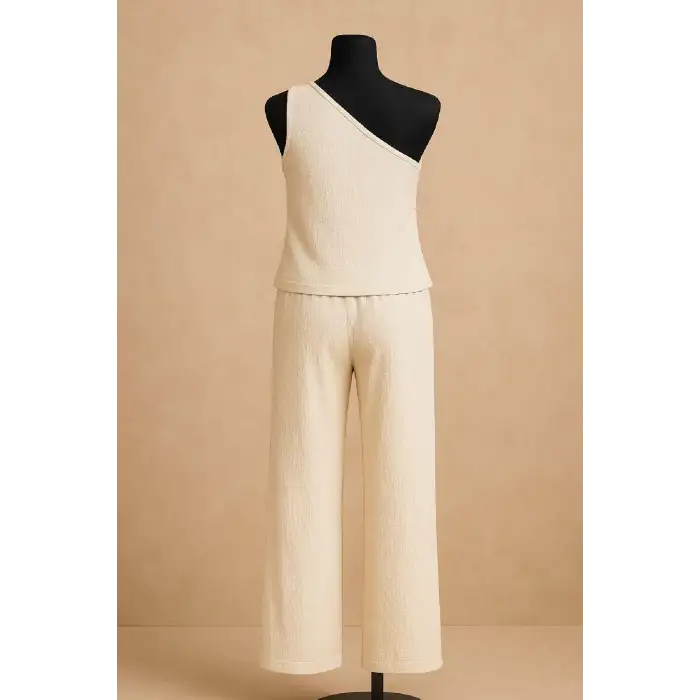 Kadın Beyaz Tek Omuzlu Şık Bluz & Geniş Paça Pantolon İkili Takım