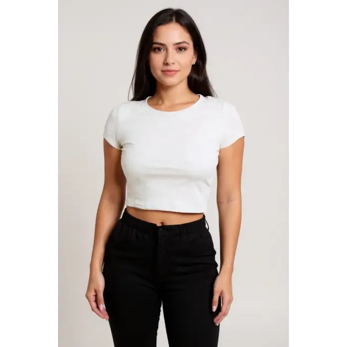 Kadın Beyaz Yuvarlak Yaka Yarım Kol Crop Top Bluz