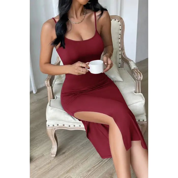 Kadın Bordo Yırtmaçlı Diz Altı Vücüdu Saran Gecelik