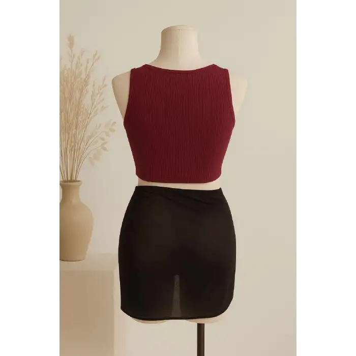 Kadın Bordo Yuvarlak Yaka Crop ve Siyah Pareo 2li Set – Modern ve Şık Tasarım