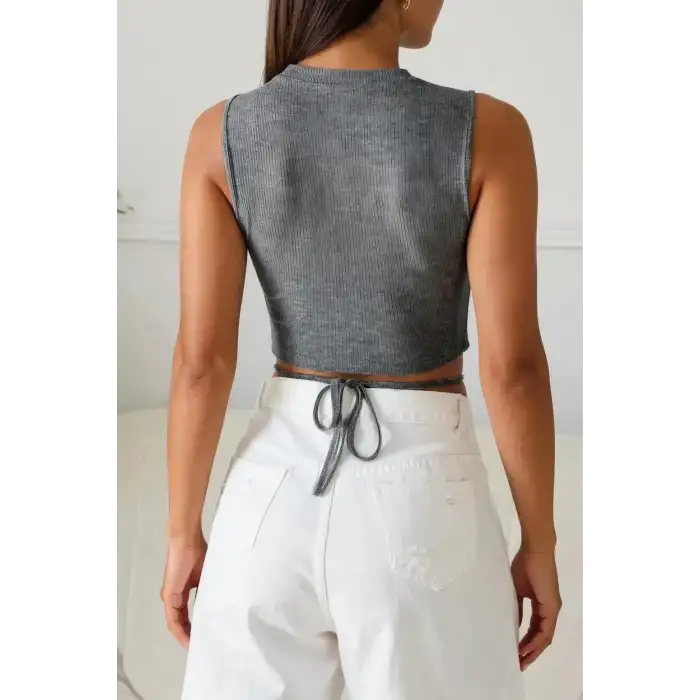 Kadın Gri Çapraz Bağlamalı Crop Top Büstiyer – Modern ve Şık Tasarım