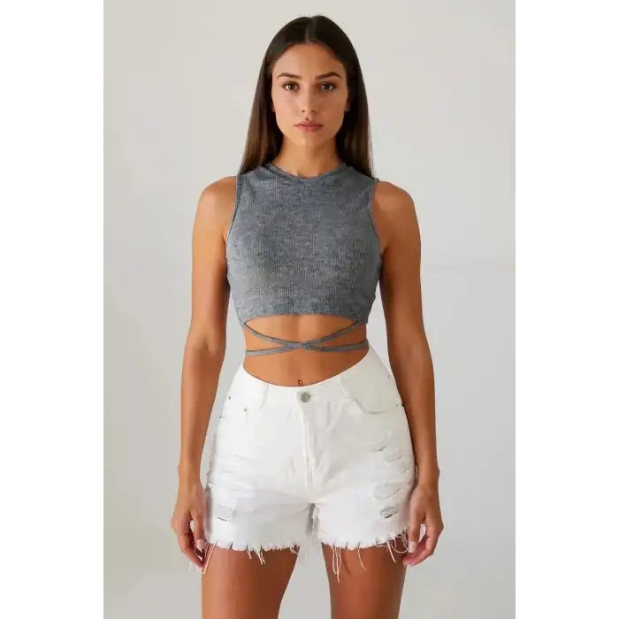 Kadın Gri Çapraz Bağlamalı Crop Top Büstiyer – Modern ve Şık Tasarım