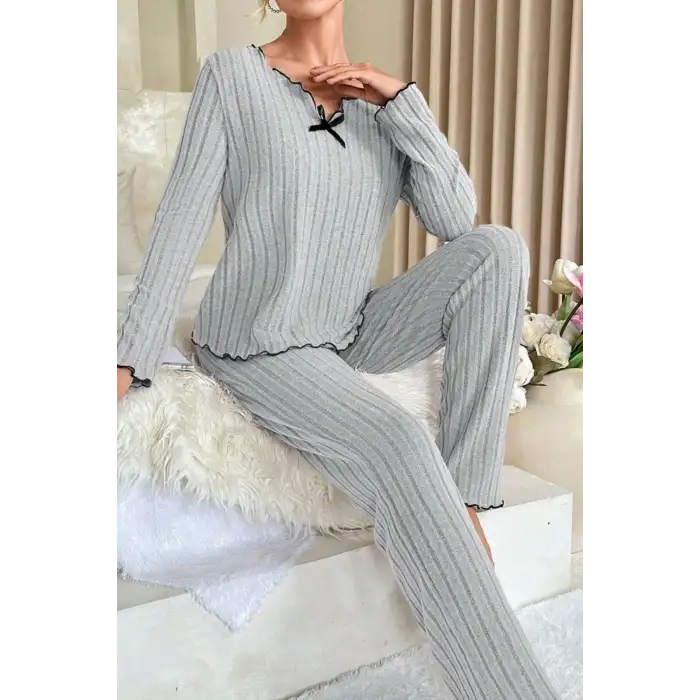 Kadın Gri Çizgili Uzun Kollu Fiyonk Detaylı Pijama Takımı Rahat Mevsimlik