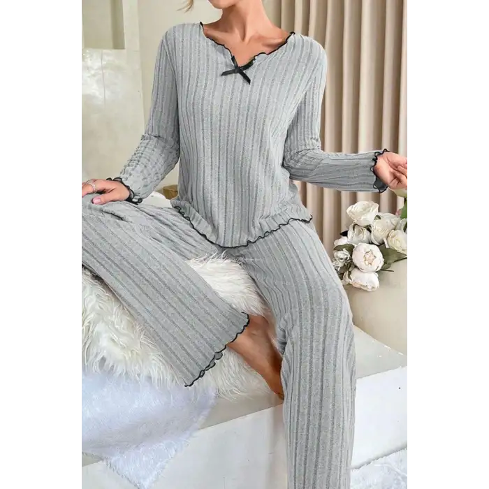 Kadın Gri Çizgili Uzun Kollu Fiyonk Detaylı Pijama Takımı Rahat Mevsimlik