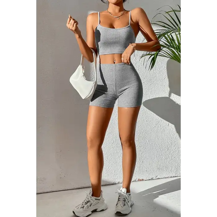 Kadın Gri Melanj Şortlu Kaşkorse Gecelik Takım – Modern, Konforlu ve Günlük Kombinlere Uygun