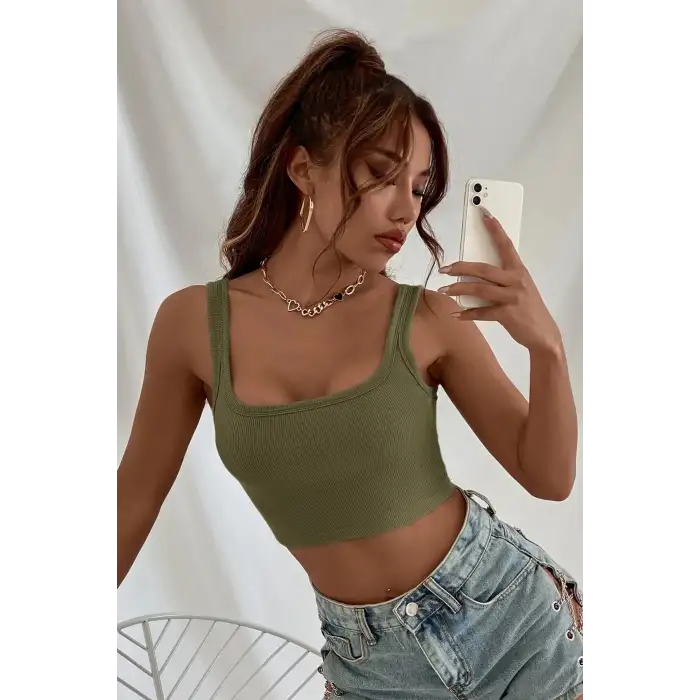 Kadın Haki Yeşili Kalın Askılı Crop Top Büstiyer – Modern ve Şık Tasarım