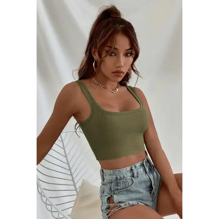 Kadın Haki Yeşili Kalın Askılı Crop Top Büstiyer – Modern ve Şık Tasarım