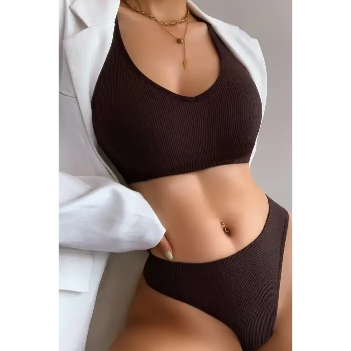 Kadın Kahverengi Desteksiz Seamless Tangalı İç Çamaşır Takımı – Modern, Konforlu