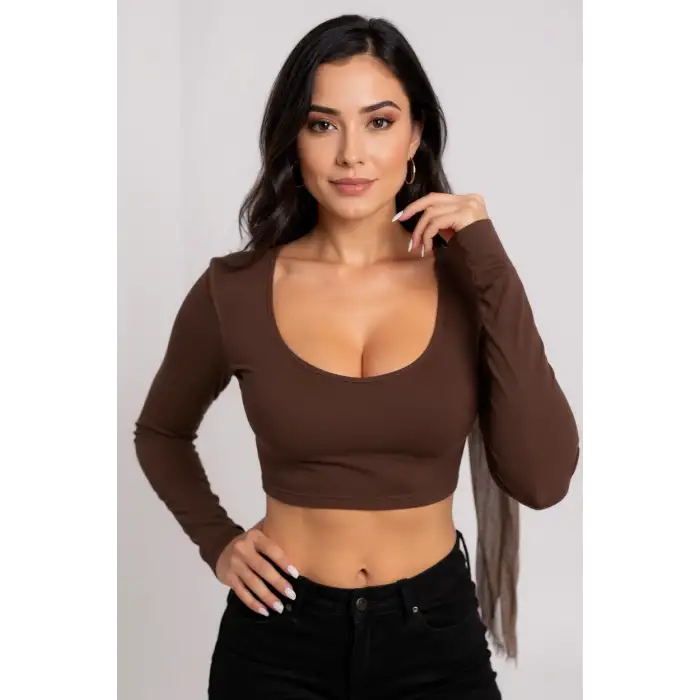 Kadın Kahverengi Uzun Kol Kare Yaka Crop Top Bluz – Şık, Rahat ve Kolay Kombinlenebilir