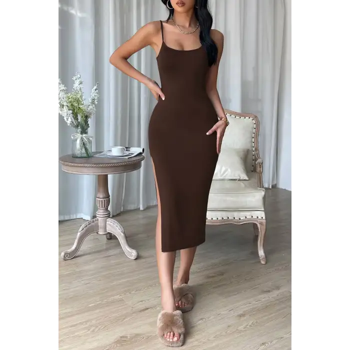 Kadın Kahverengi Yırtmaçlı Diz Altı Vücüdu Saran Gecelik – Modern ve Şık Tasarım