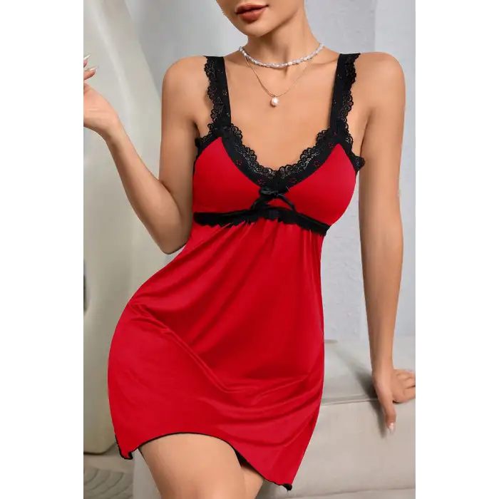 Kadın Kırmızı Dantel Asılı Fiyonk Detaylı Gecelik Takımı – Modern, Konforlu ve Günlük Kombinlere Uygun