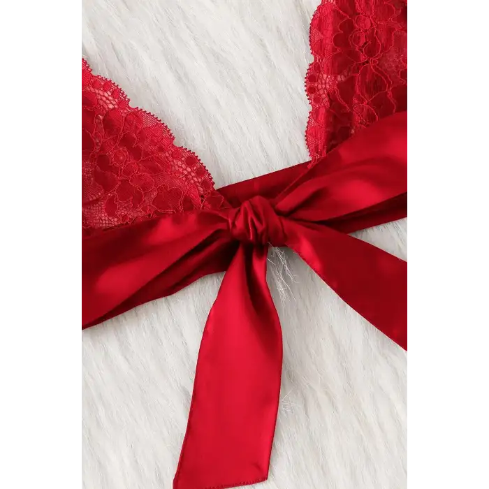 Kadın Kırmızı Dantelli & Kurdelalı Sütyen Külot Takımı – Modern, Konforlu ve Günlük Kombinlere Uygun