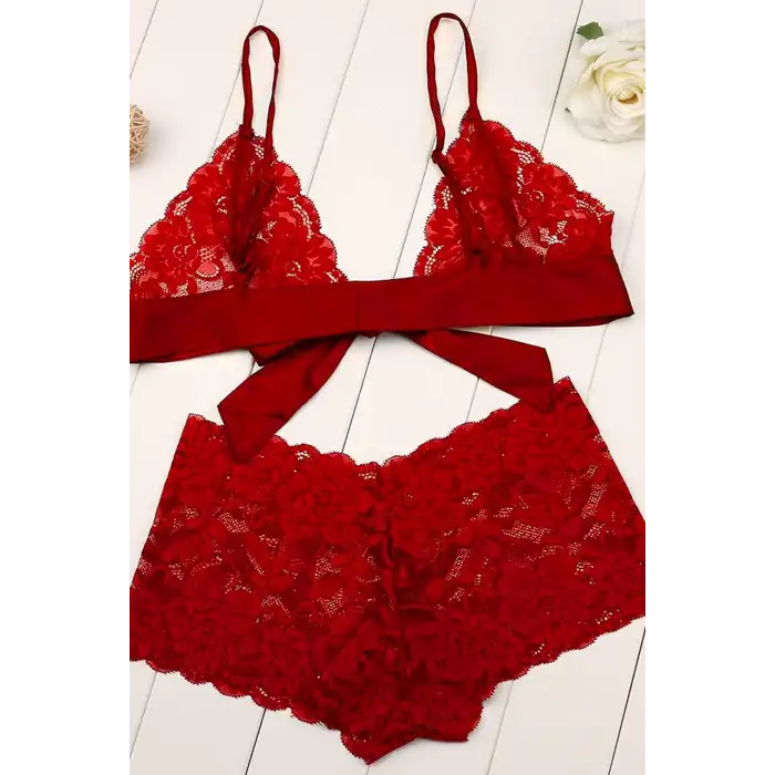 Kadın Kırmızı Dantelli & Kurdelalı Sütyen Külot Takımı – Modern, Konforlu ve Günlük Kombinlere Uygun