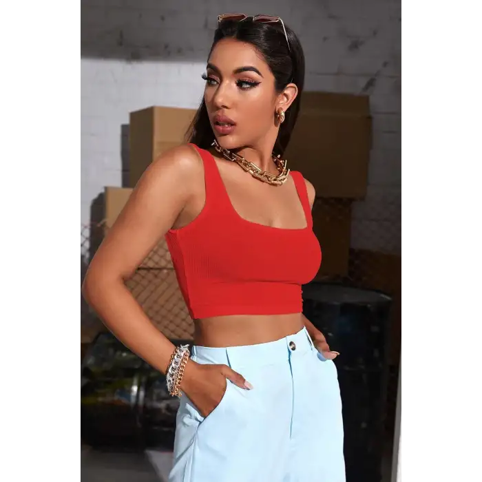 Kadın Kırmızı Kalın Askılı Crop Top Büstiyer – Modern ve Şık Tasarım