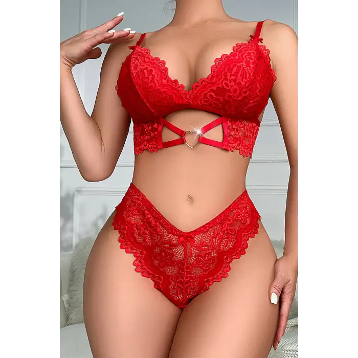 Kadın Kırmızı Kalp Tokalı Çapraz Lastik Detaylı Dantel İç Çamaşır Takımı – Modern, Konforlu