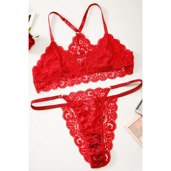 Kadın Kırmızı Sırtı Dantel ve İp Detaylı Şık Sütyen Külot Takımı – Modern, Konforlu ve Günlük Kombinlere Uygun