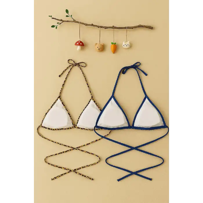 Kadın Leopar Desenli ve Mavi Minimal Kesim Üçgen Bikini Üstü – Modern ve Şık Tasarım