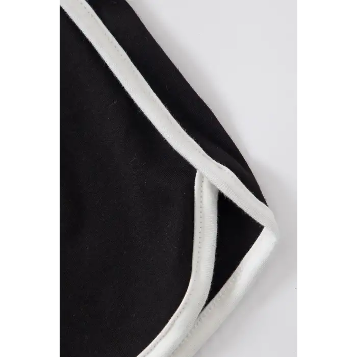 Kadın Siyah Askılı Crop Top ve Şortlu Gecelik Takım