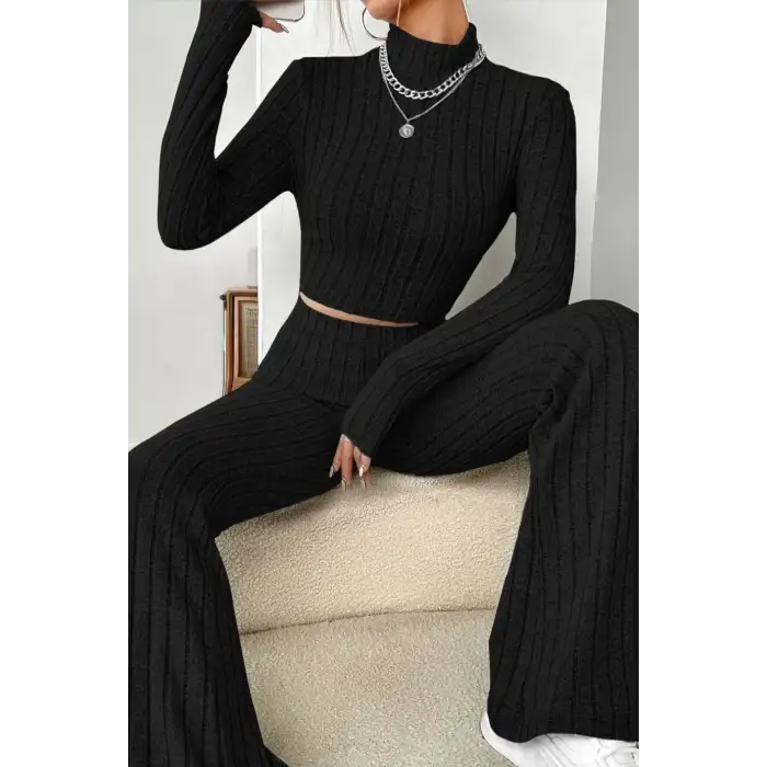 Kadın Siyah Boğazlı Crop Top ve Yüksek Bel Eşofman Takımı Spor Şık Kombin