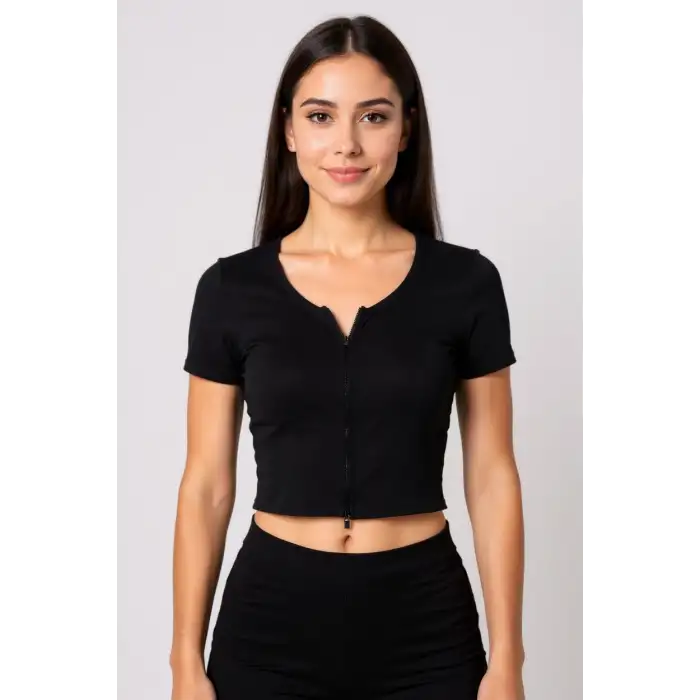 Kadın Siyah Çift Fermuarlı Yarım Kol Crop Top Bluz – Şık, Rahat ve Kolay Kombinlenebilir