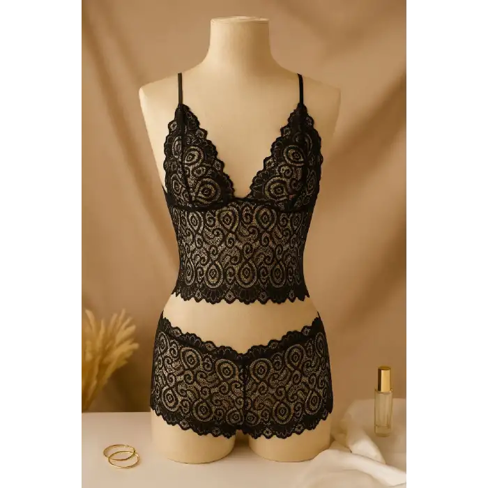 Kadın Siyah Dantel Bralet Şort Takımı – Şık, Zarif ve Feminen İç Giyim