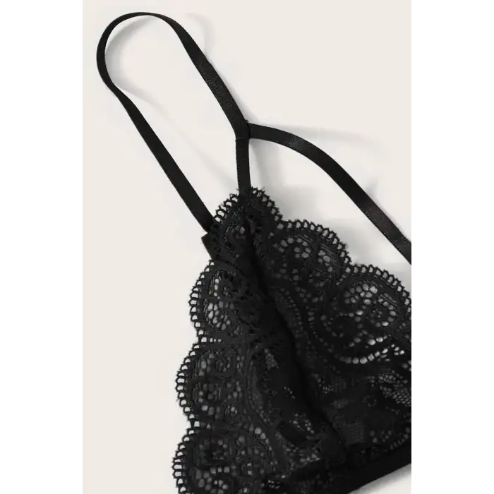 Kadın Siyah Dantel Sütyen Külot Takımı – Modern, Konforlu ve Günlük Kombinlere Uygun