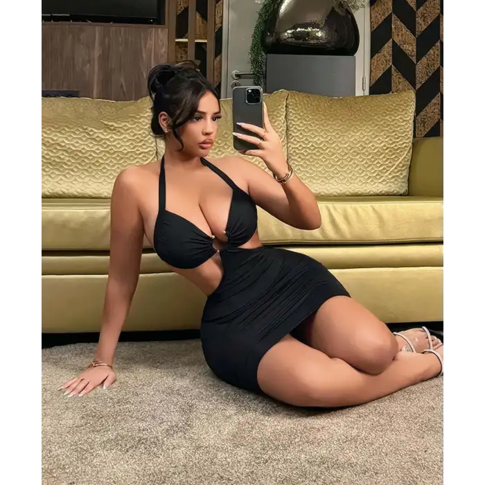 Kadın Siyah Halka Detaylı Göğüs Dekolteli Boyun ve Sırttan Bağlamalı Gece Elbisesi Gecelik Fantezi Elbise 5115