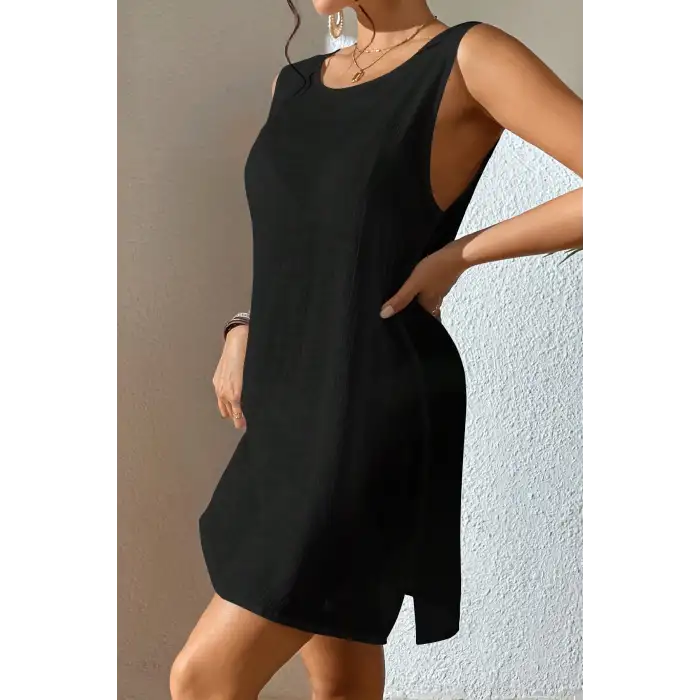 Kadın Siyah Sırt Detaylı Yırtmaçlı Plaj Elbisesi Pareo – Şık, Rahat ve 4 Mevsim Kullanıma Uygun