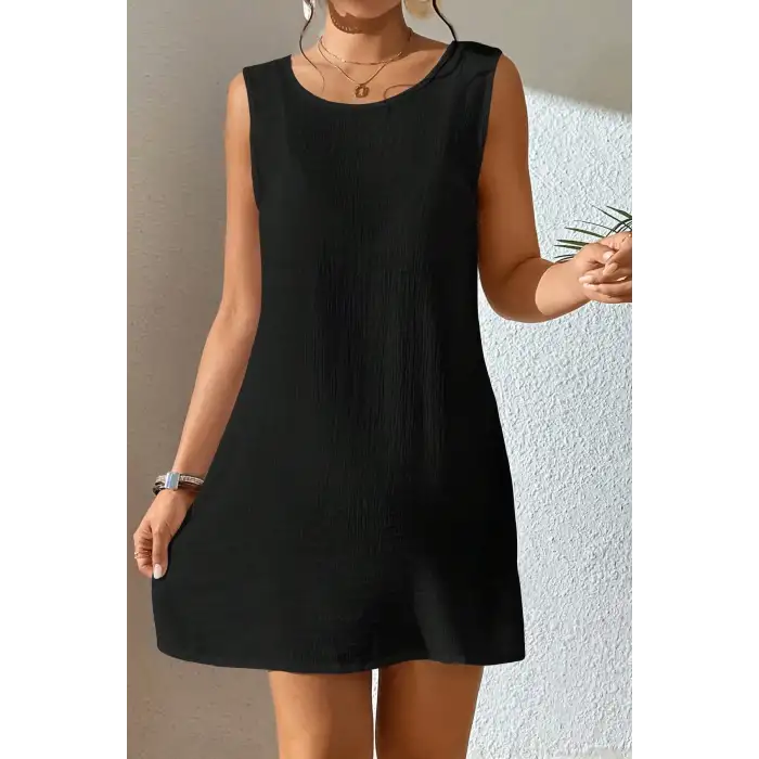 Kadın Siyah Sırt Detaylı Yırtmaçlı Plaj Elbisesi Pareo – Şık, Rahat ve 4 Mevsim Kullanıma Uygun