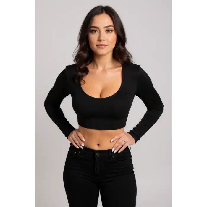 Kadın Siyah Uzun Kol Kare Yaka Crop Top Bluz – Şık, Rahat ve Kolay Kombinlenebilir
