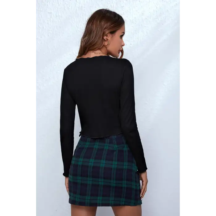 Kadın Siyah Uzun Kollu Önden Bağlama Detaylı Crop Top Bluz – Şık, Rahat ve Kolay Kombinlenebilir