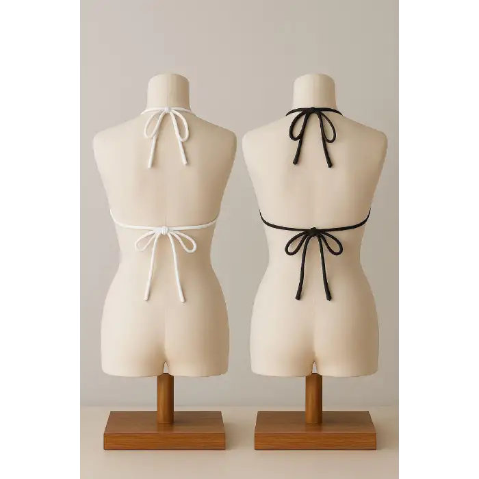 Kadın Siyah ve Beyaz Minimal Kesim Üçgen Bikini Üstü – Modern ve Şık Tasarım