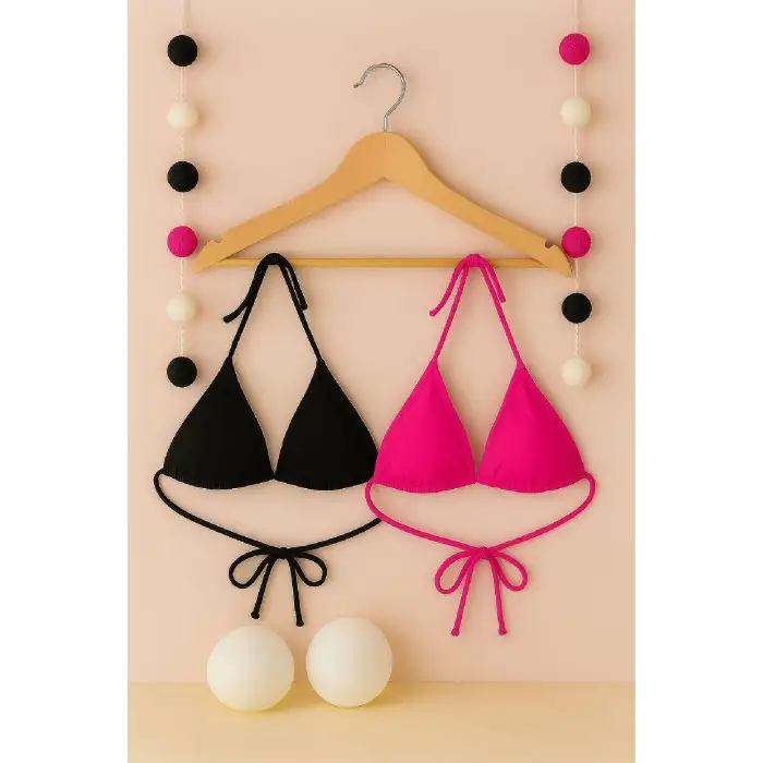 Kadın Siyah ve Fuşya Minimal Kesim Üçgen Bikini Üstü – Modern ve Şık Tasarım