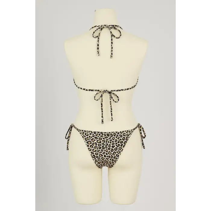 Kadın Siyah ve Leopar Detaylı Yandan Bağlamalı Bikini Takımı – Modern, Konforlu ve Günlük Kombinlere Uygun