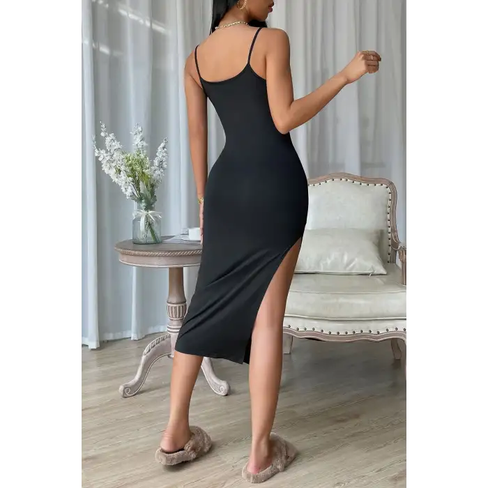 Kadın Siyah Yırtmaçlı Diz Altı Vücüdu Saran Gecelik