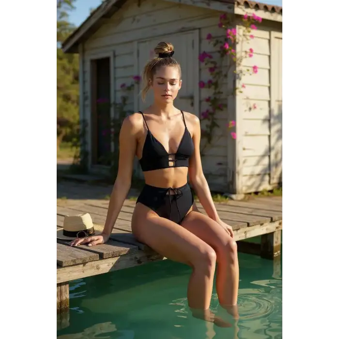Kadın Siyah Yüksek Bel Özel Bikini Takımı – Modern, Konforlu ve Günlük Kombinlere Uygun