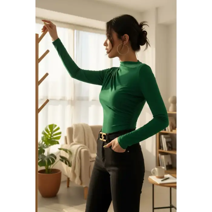Kadın Yeşil Belden ve Boyundan Büzgü Detaylı Uzun Kollu Bluz