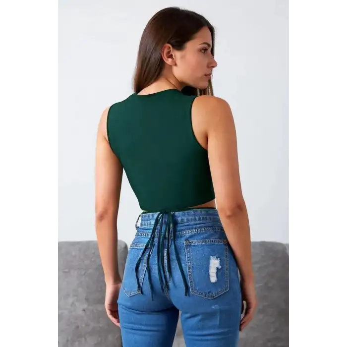 Kadın Yeşil Çapraz Bağlamalı Crop Top Büstiyer – Modern ve Şık Tasarım
