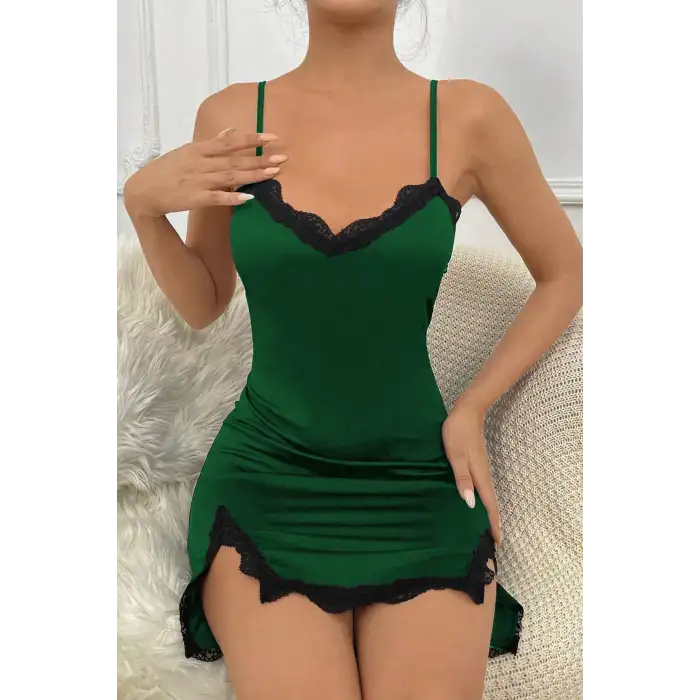 Kadın Yeşil Göğsü ve Bacakları Dantelli Yırtmaçlı Şık Gecelik – Modern ve Şık Tasarım