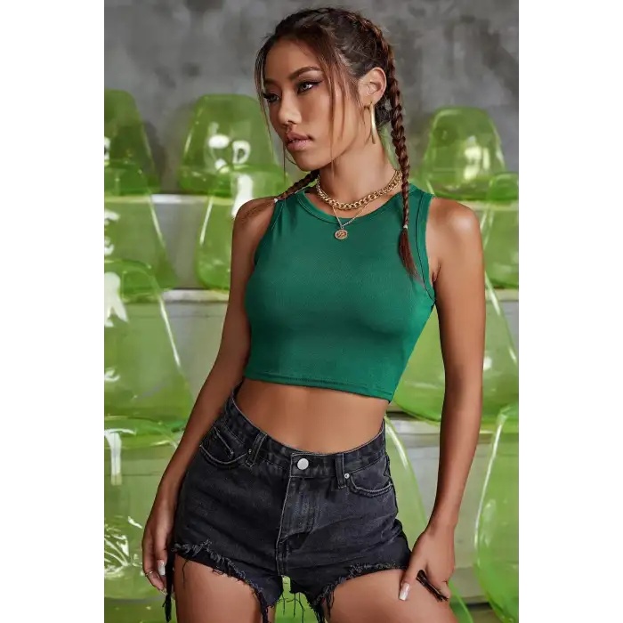 Kadın Yeşil Kare Yaka Crop Top Bluz – Şık, Rahat ve Kolay Kombinlenebilir